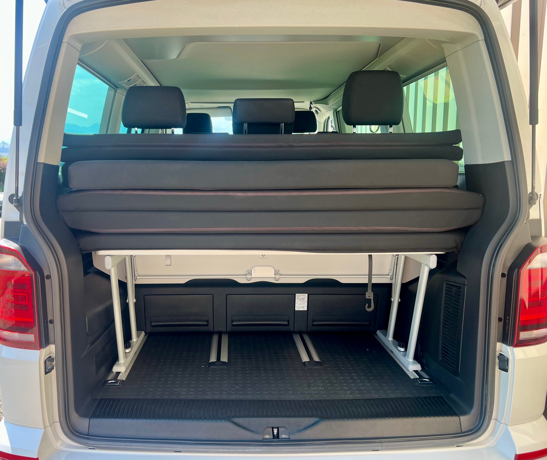 VW T6 California 2.0 TDI 150 PS Beach Edition 4Motion DSG by Nutzfahrzeugcenter Seetal-image-10
