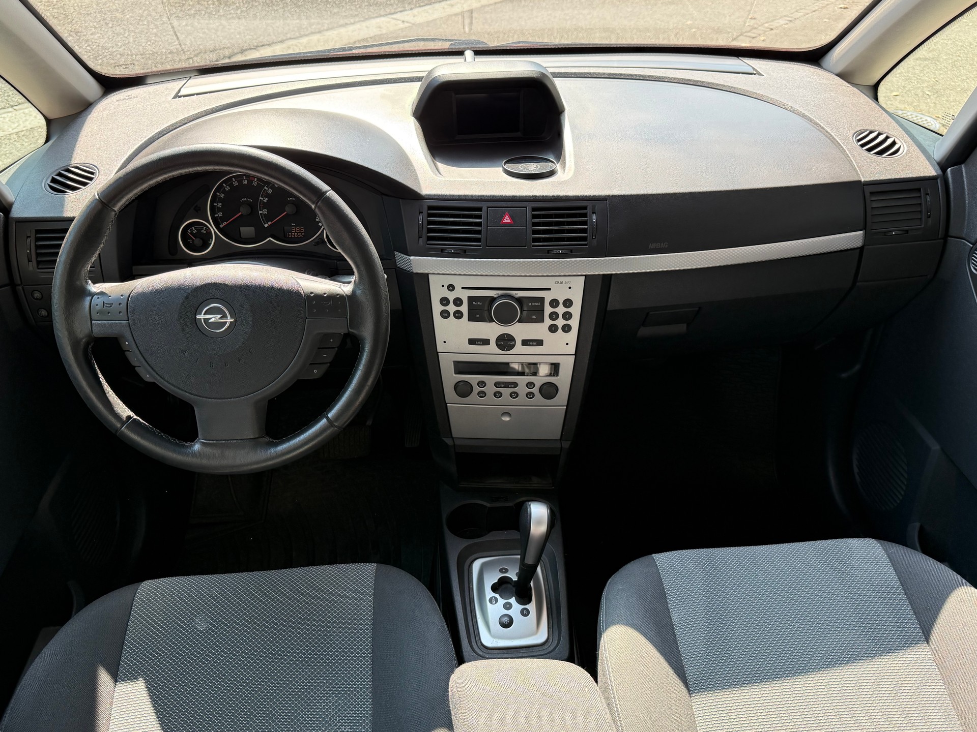 OPEL Meriva 1.6i-16 TP Cosmo-image-6