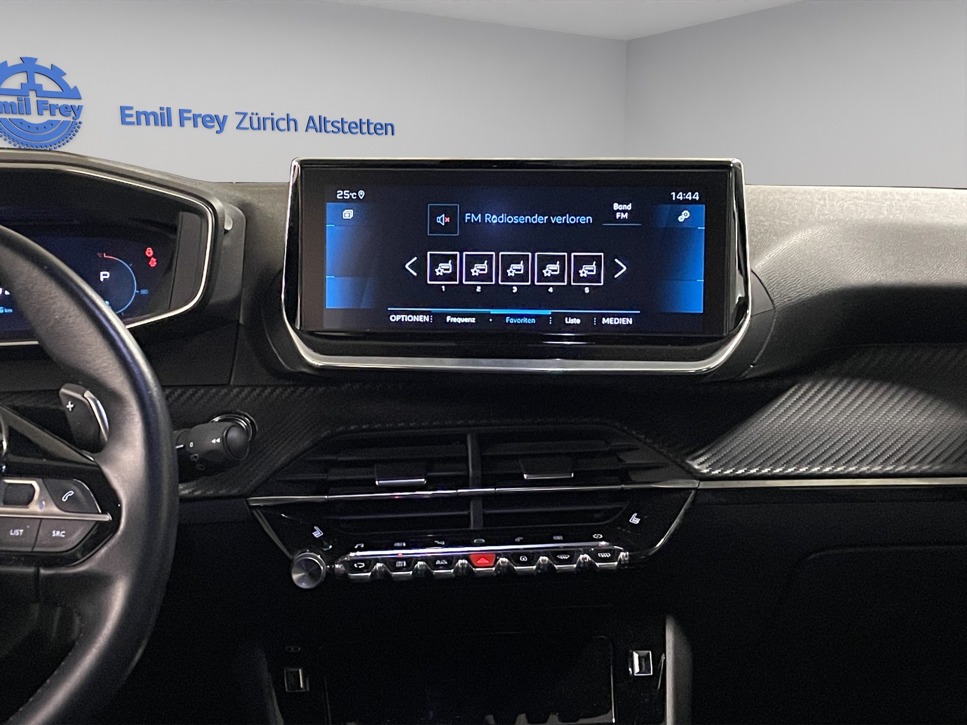 PEUGEOT 2008 1.2 PureTech 130 Active-image-9