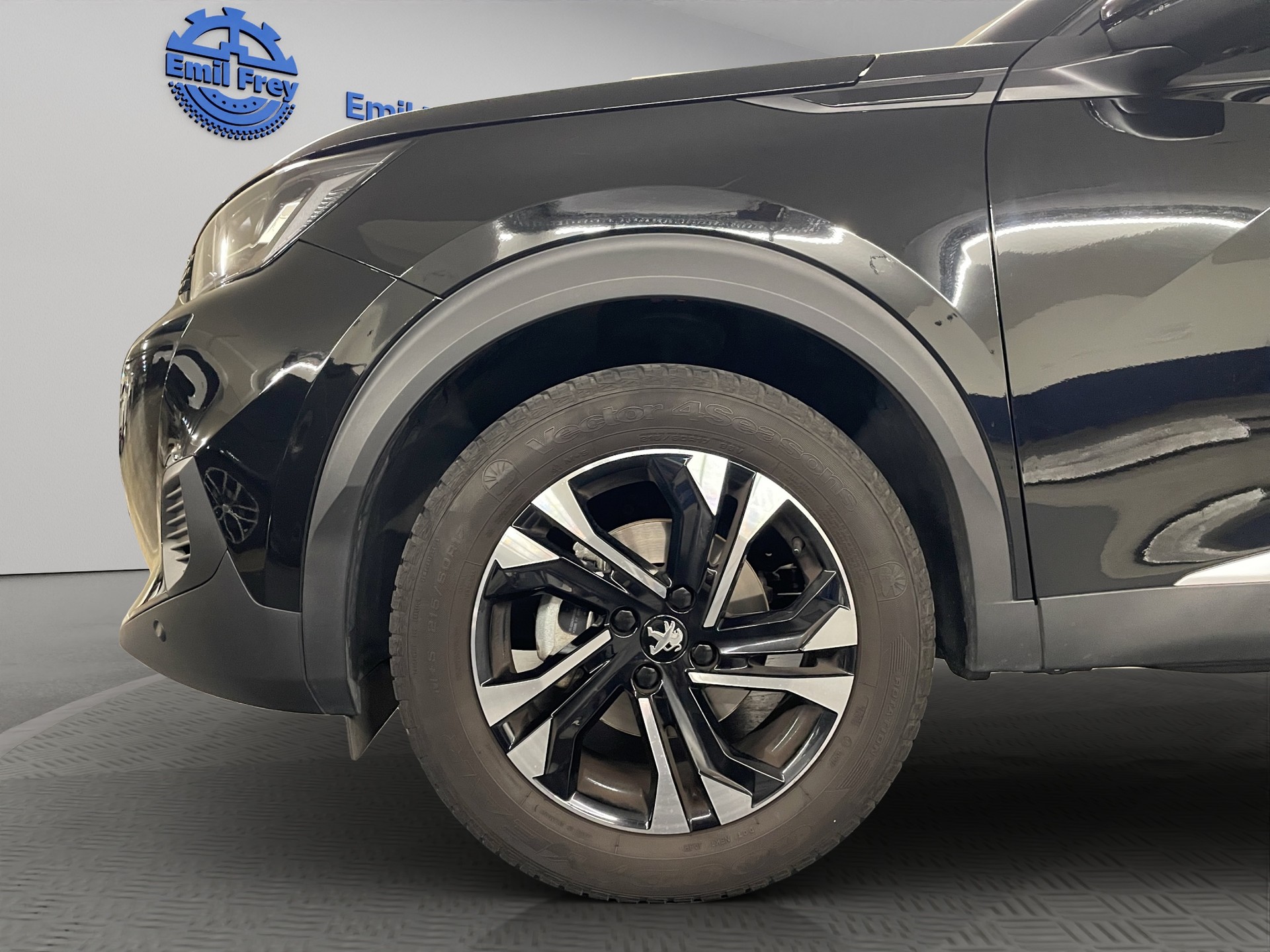 PEUGEOT 2008 1.2 PureTech 130 Active-image-11