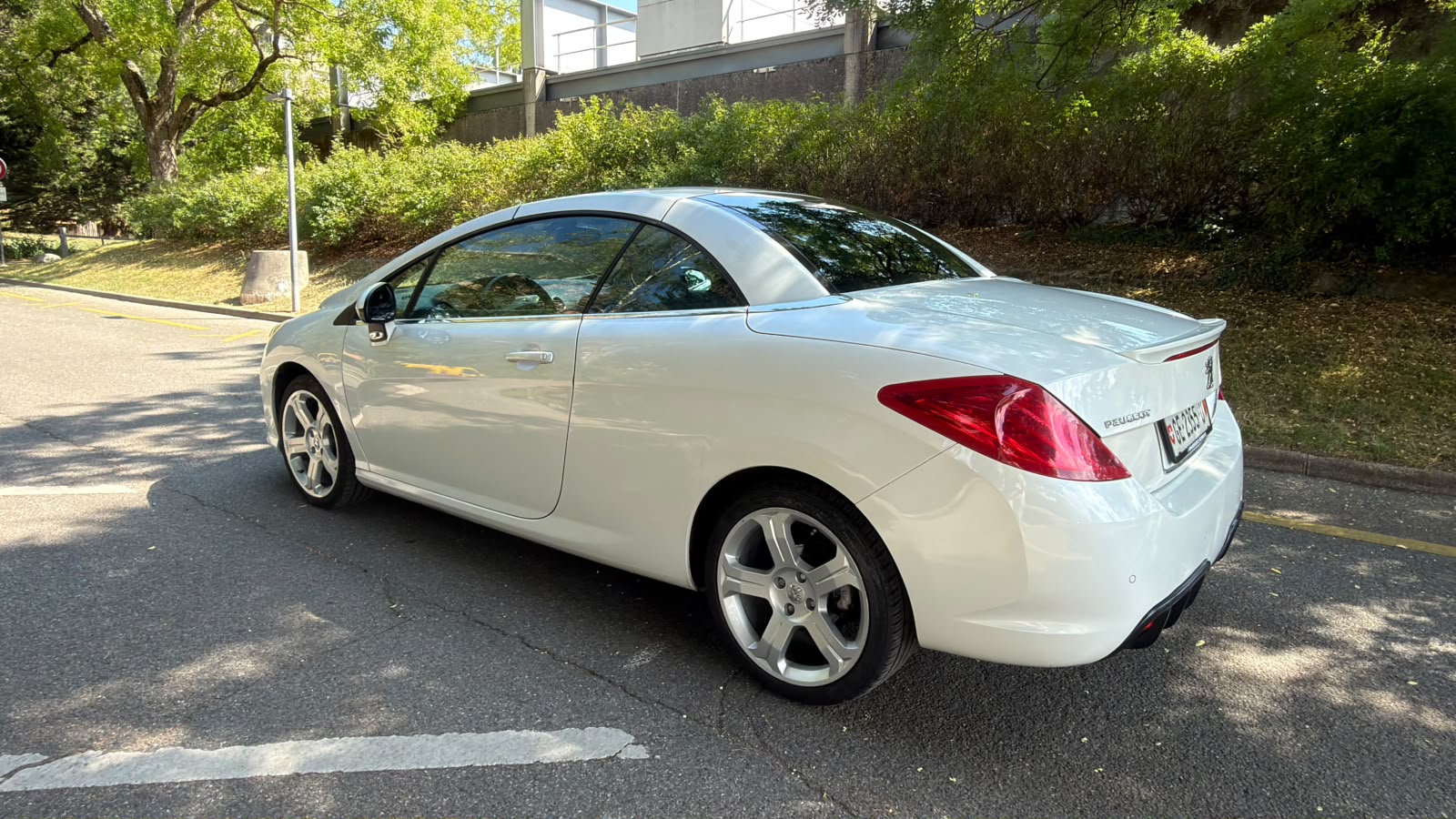 PEUGEOT CC 2.0 HDI-image-10