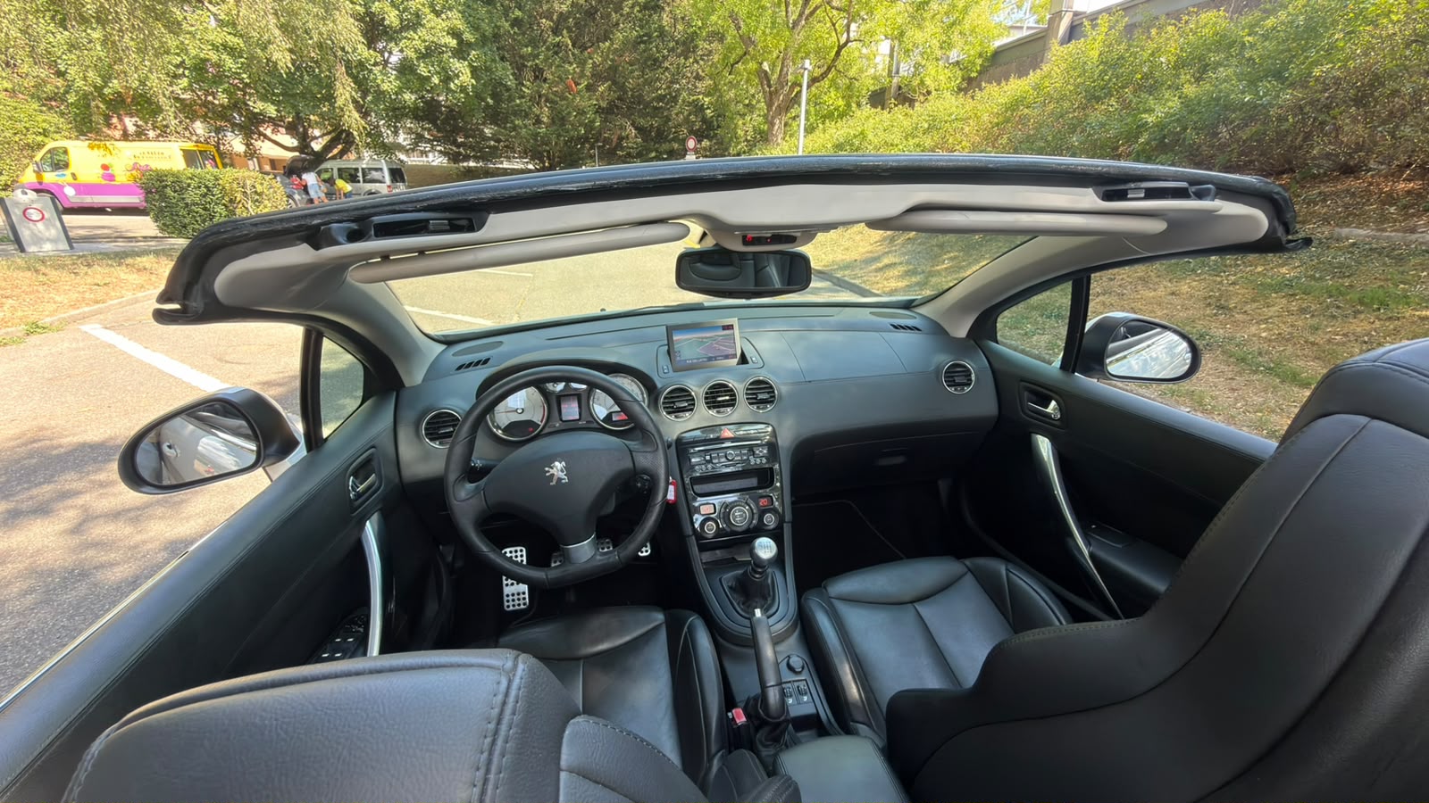 PEUGEOT CC 2.0 HDI-image-1