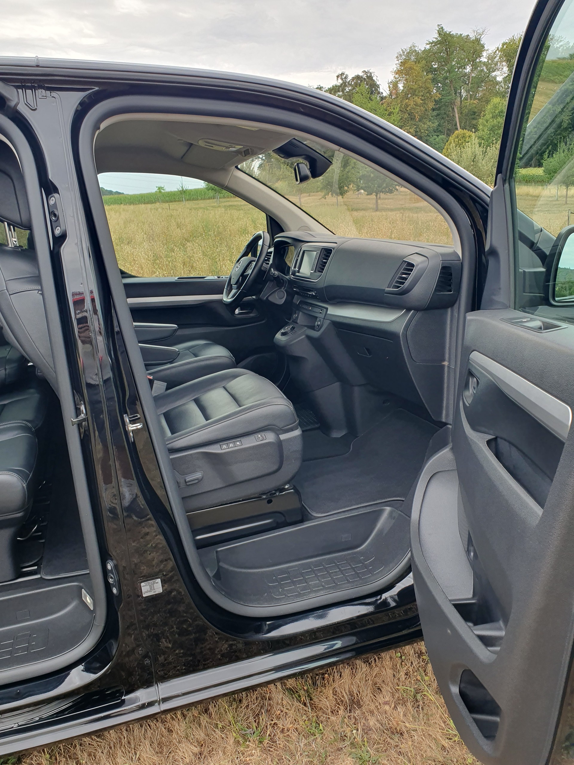 OPEL Zafira Life 2.0 CDTI Business Elegance M Automatik-image-8