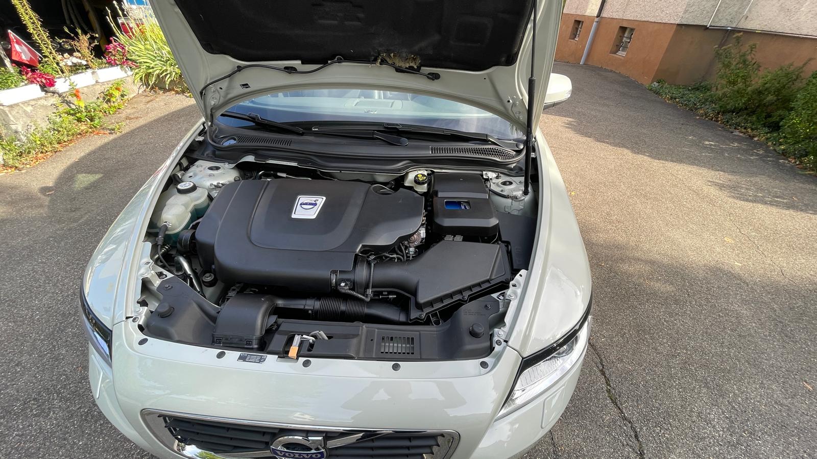 VOLVO V50 D3 Kinetic Geartronic-image-8