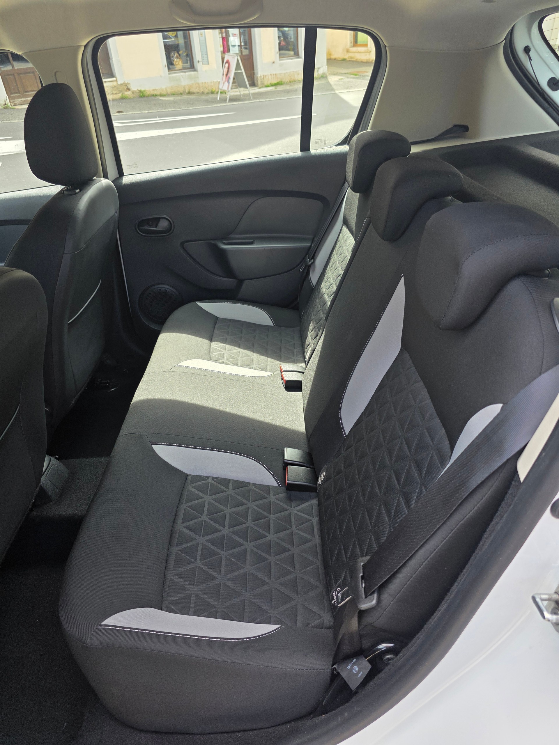 DACIA Sandero 1.5 dCi Stepway Lauréate-image-10