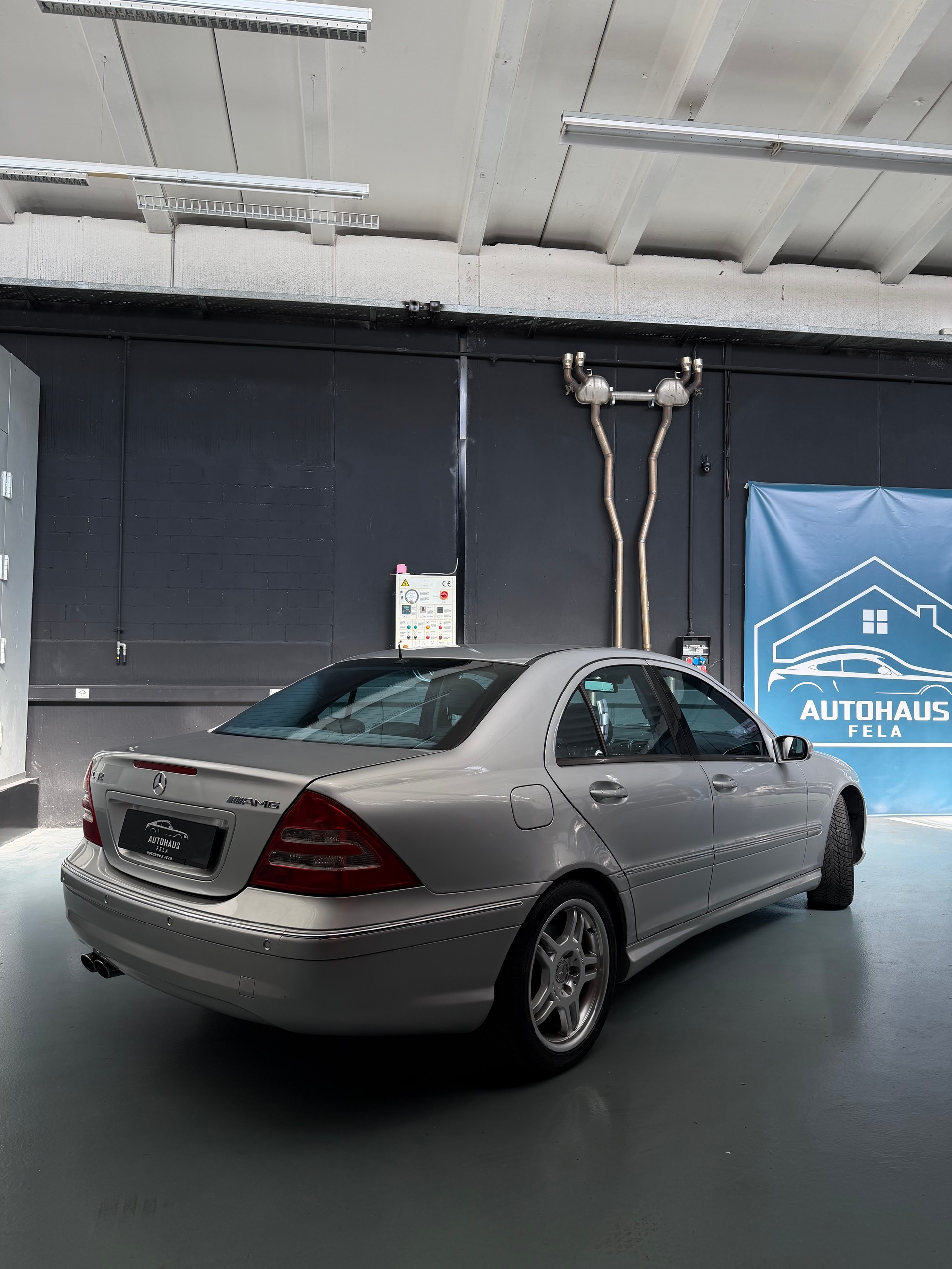 MERCEDES-BENZ C 32 AMG Automatic-image-1