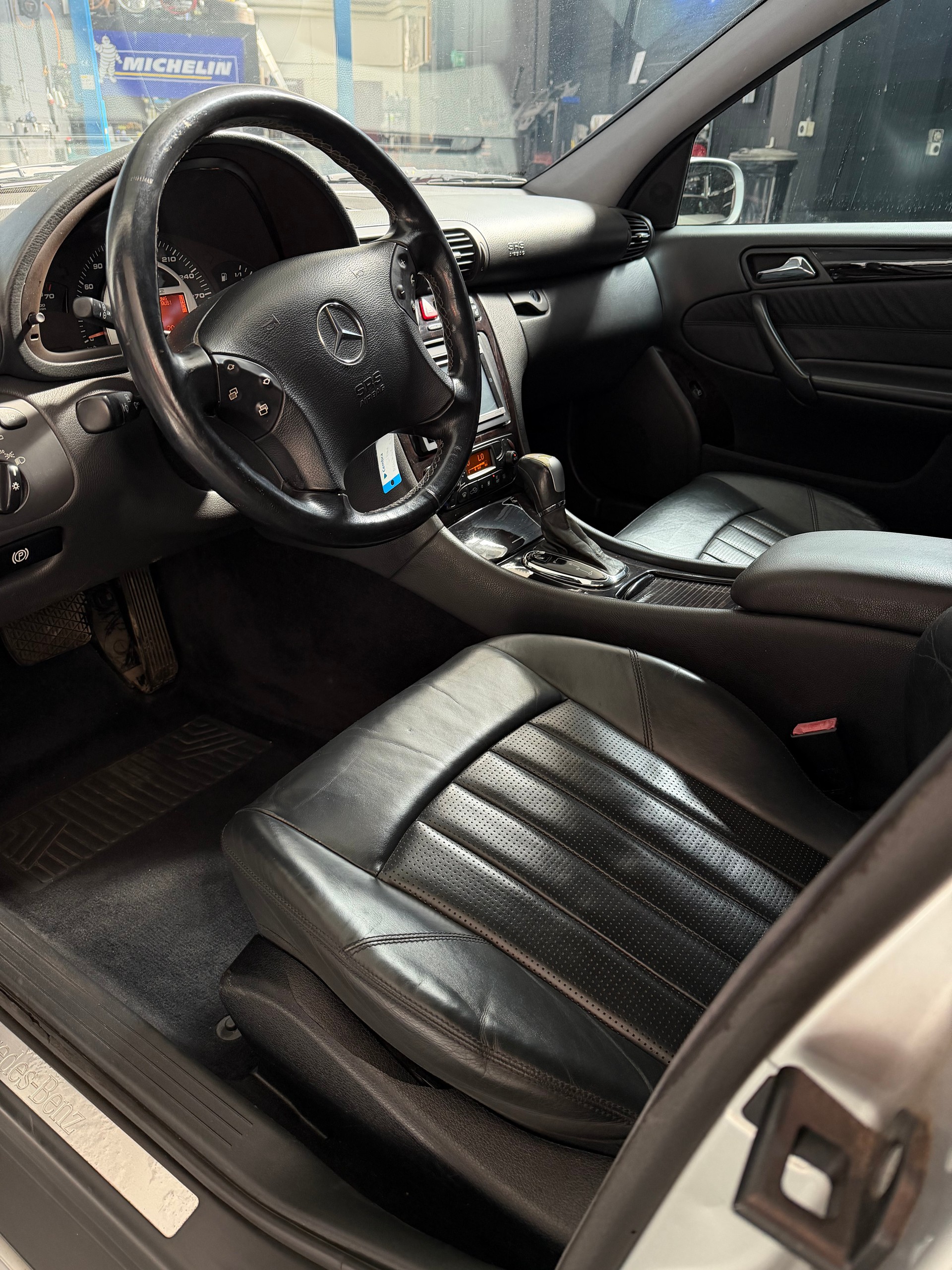 MERCEDES-BENZ C 32 AMG Automatic-image-3