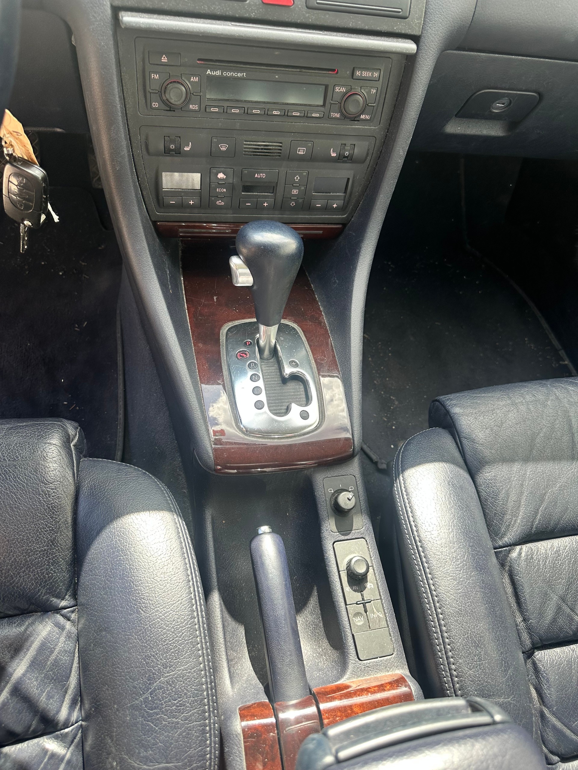 AUDI A6 Avant 3.0-image-5