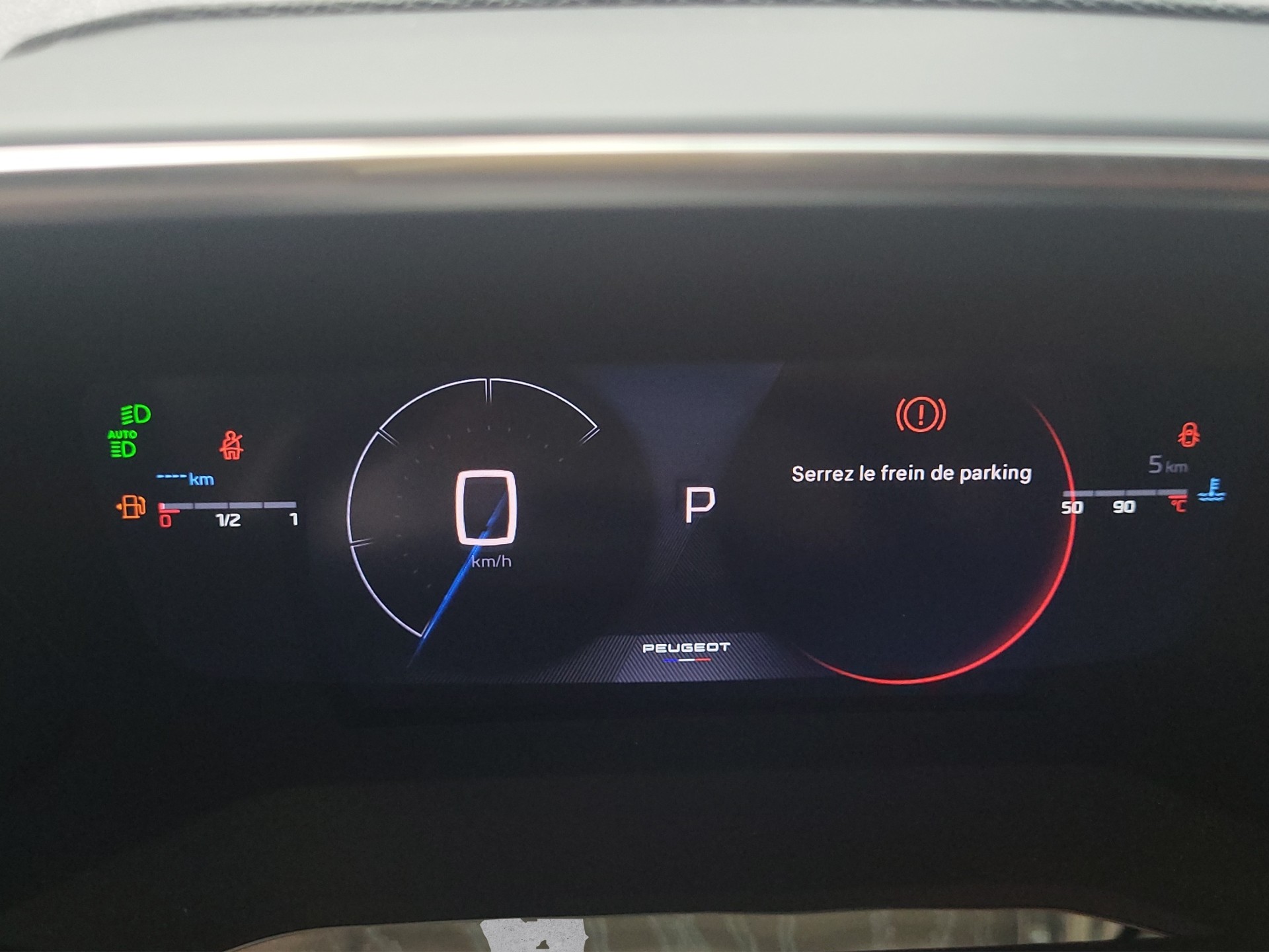 PEUGEOT 2008 1.2 MHEV GT Exclusive-image-7