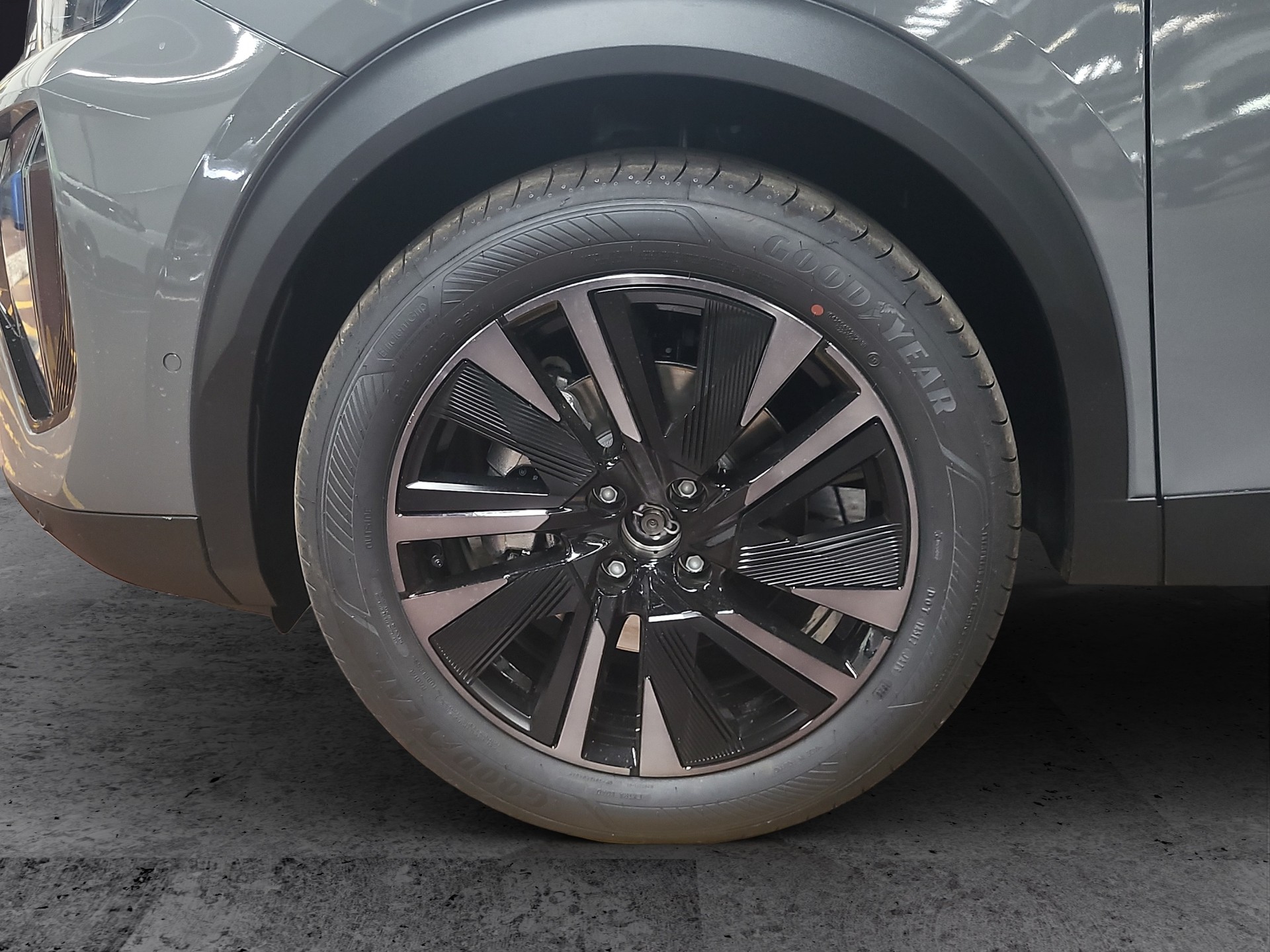 PEUGEOT 2008 1.2 MHEV GT Exclusive-image-3