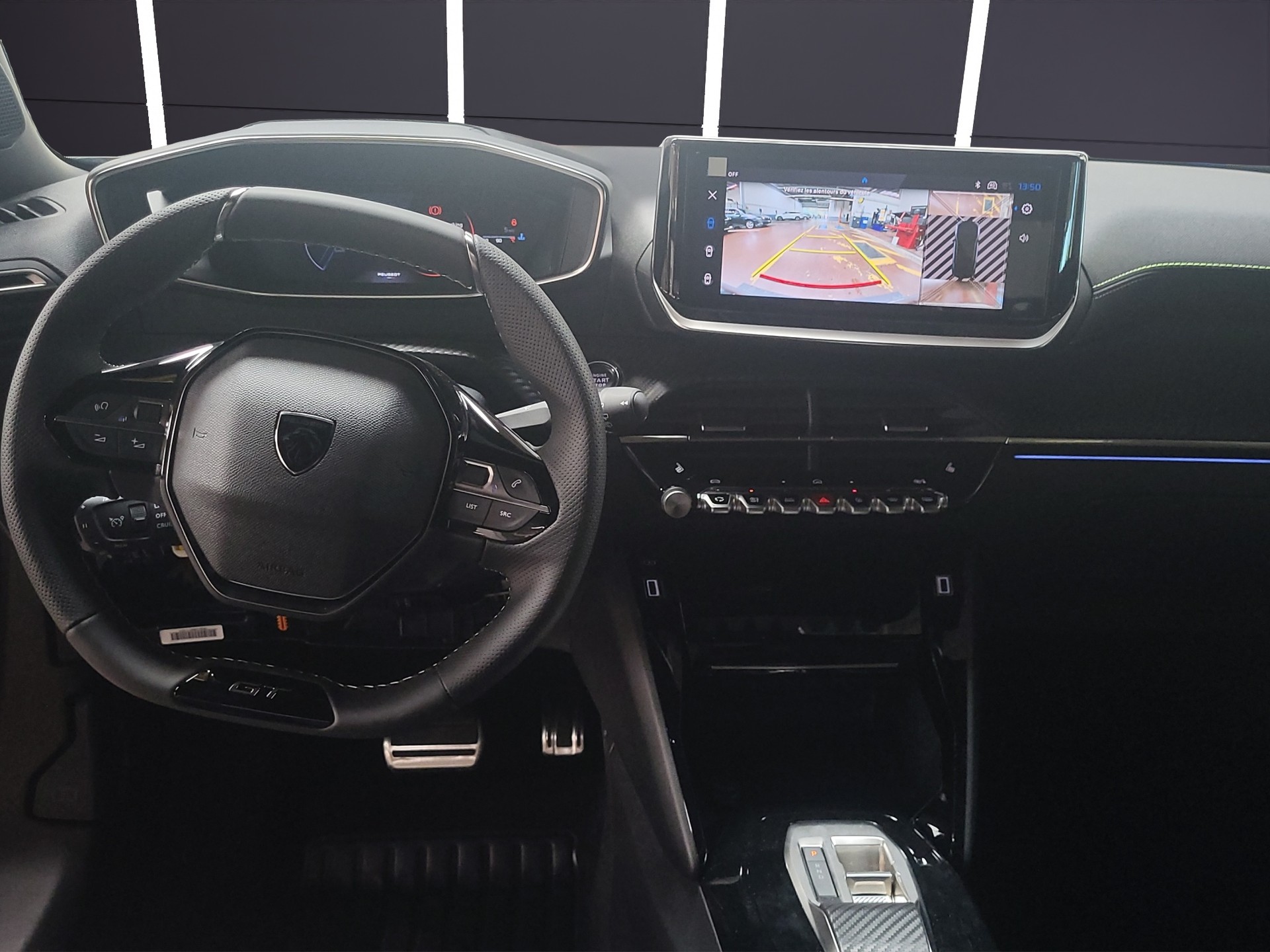 PEUGEOT 2008 1.2 MHEV GT Exclusive-image-6