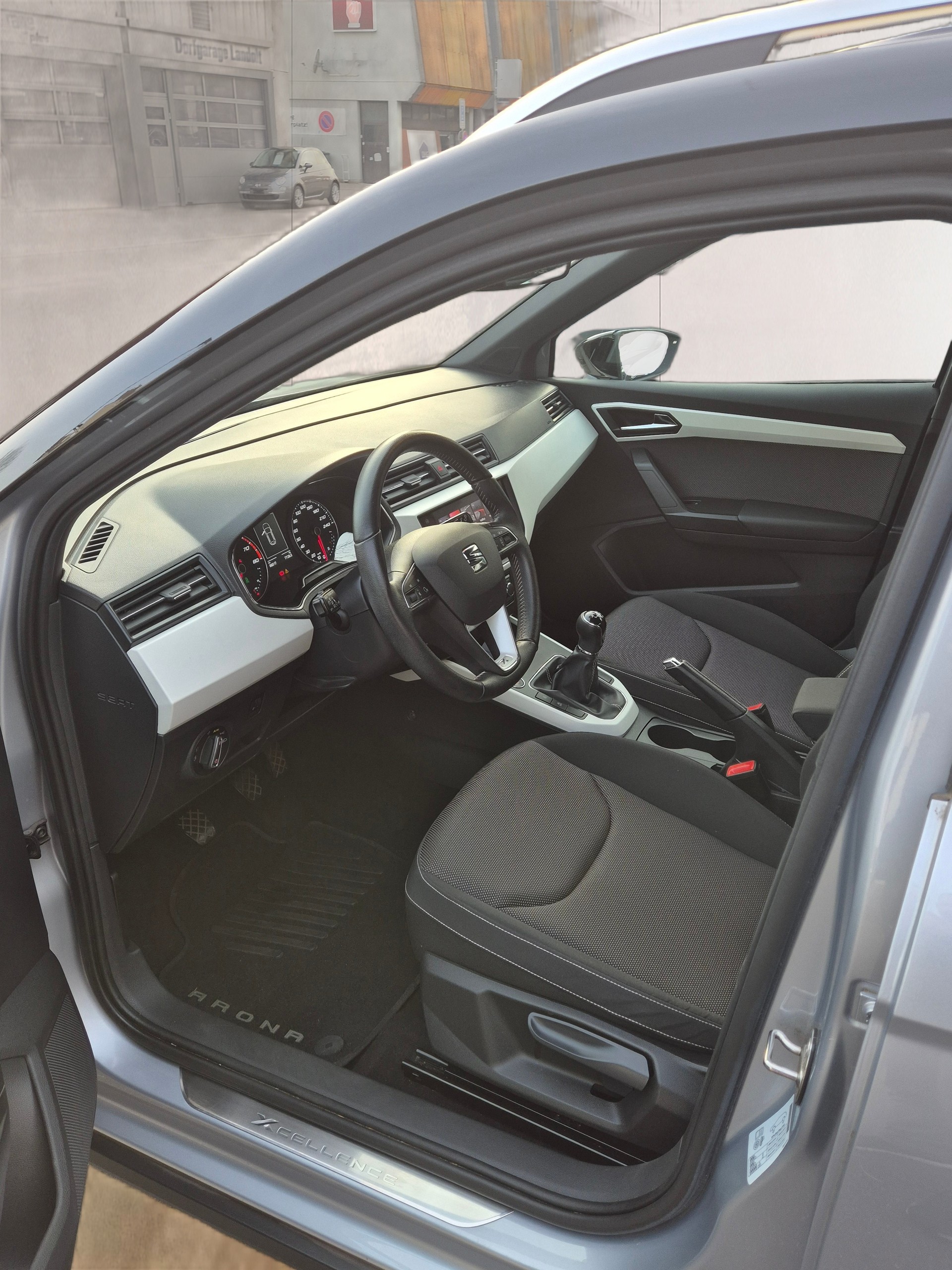 SEAT ARONA-image-11