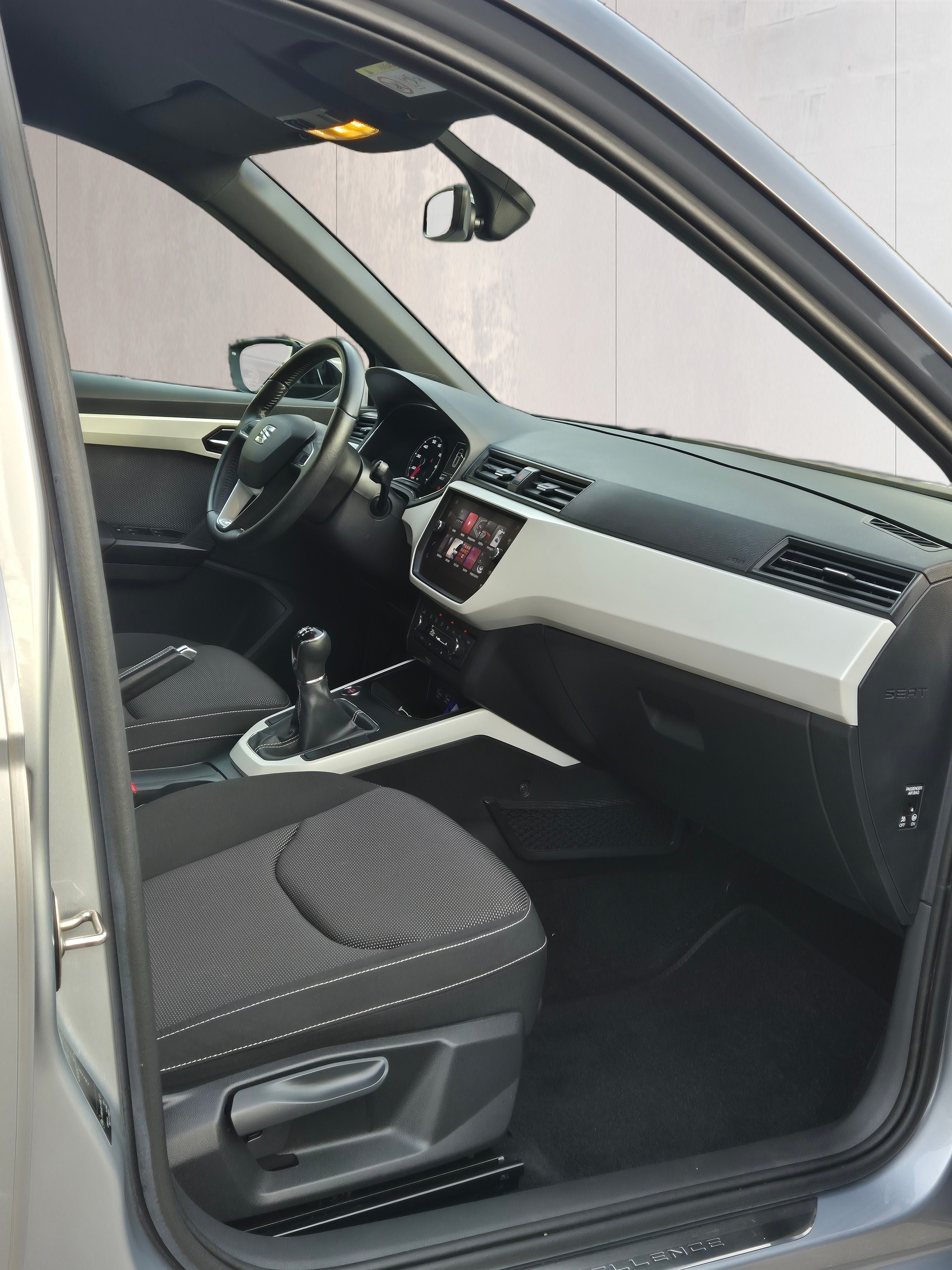 SEAT ARONA-image-8