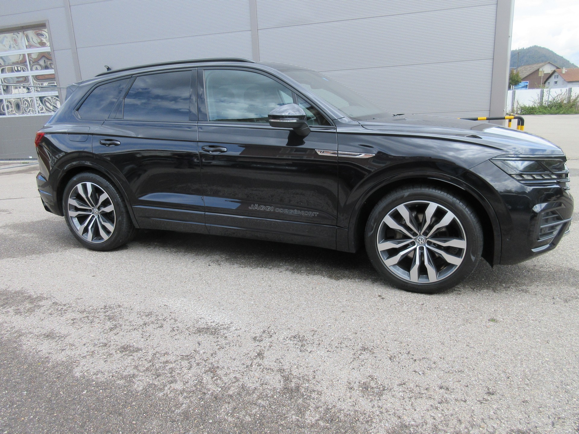VW Touareg 3.0 TDI R Line Tiptronic-image-6