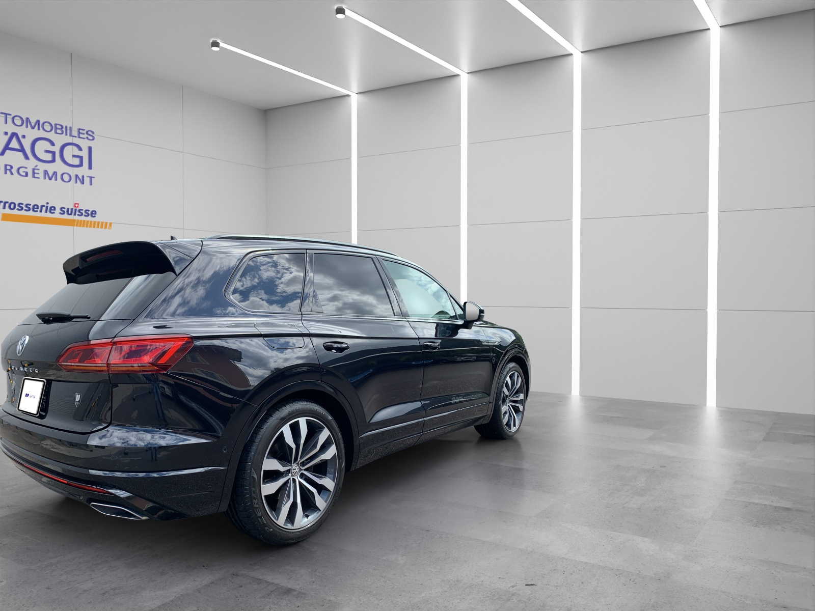 VW Touareg 3.0 TDI R Line Tiptronic-image-1