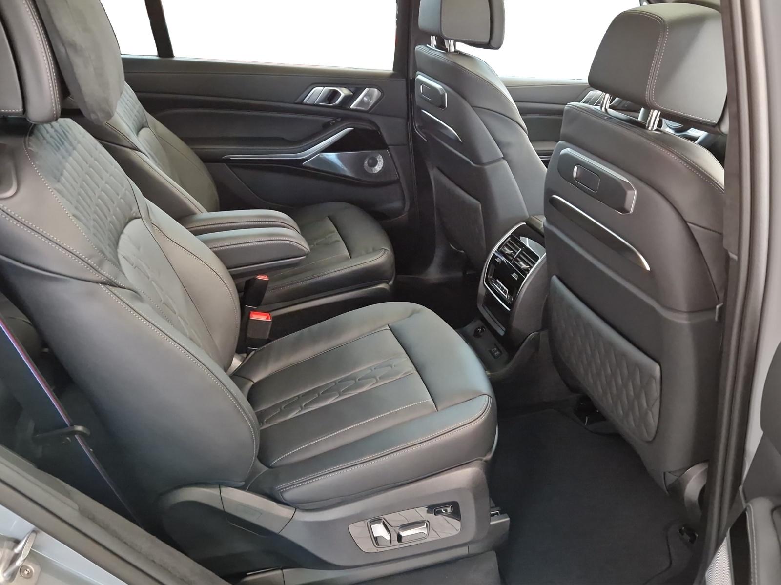 BMW X7 40d xDrive M Sport Pro-image-17