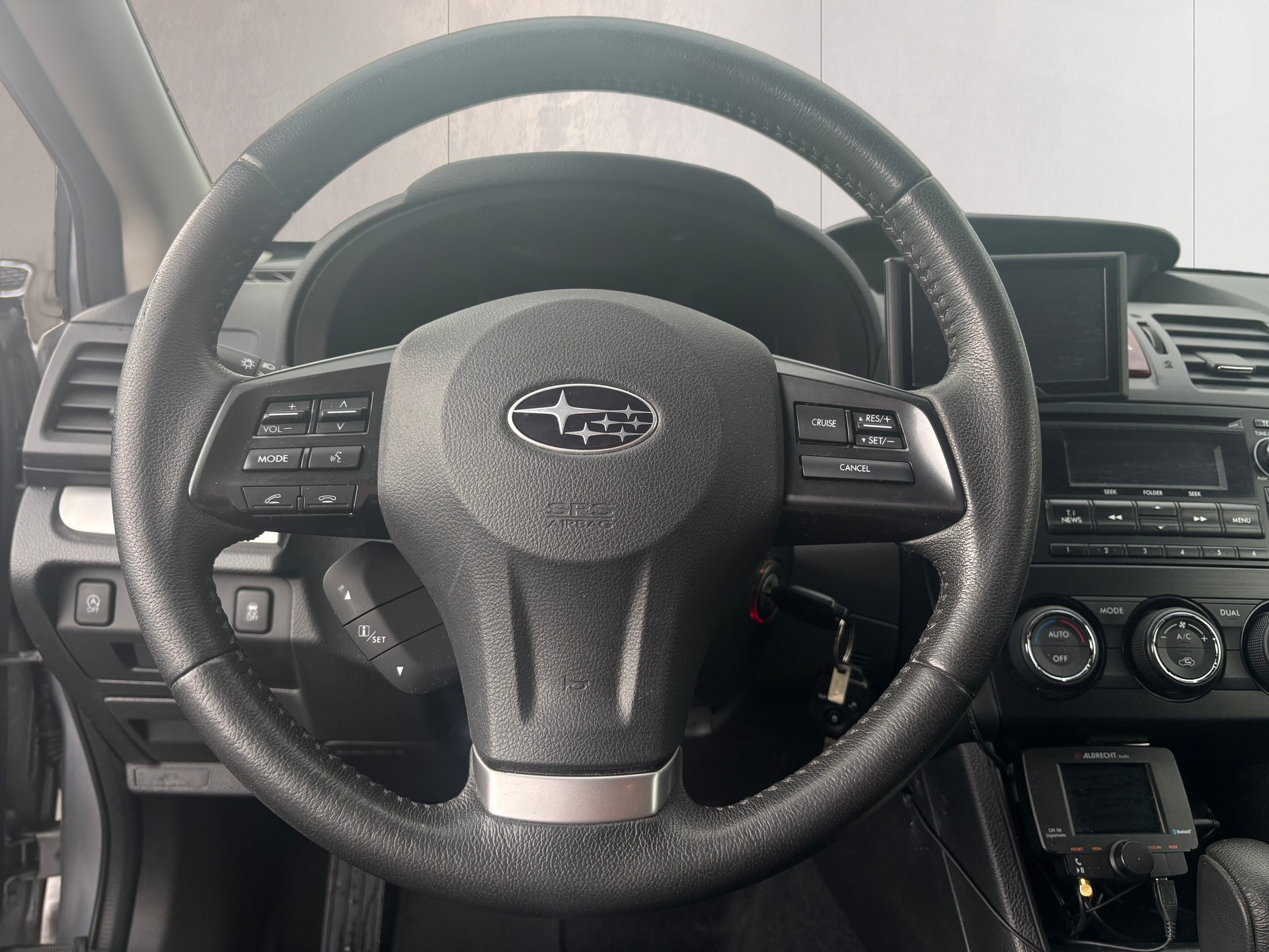 SUBARU XV 2.0 Swiss Two AWD CVT-image-8