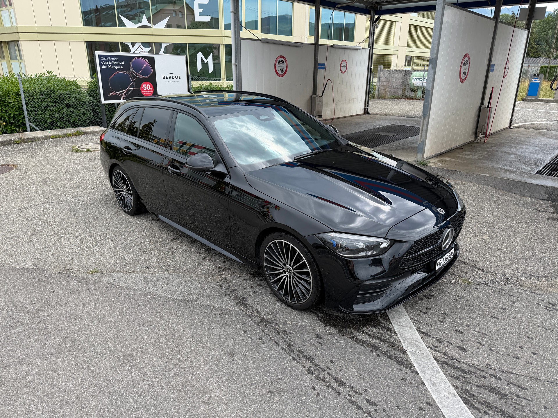 MERCEDES-BENZ C 300 AMG Line 4matic-image-2