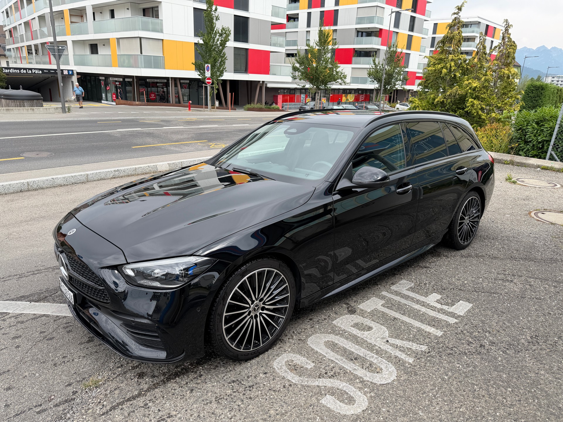 MERCEDES-BENZ C 300 AMG Line 4matic-image-0