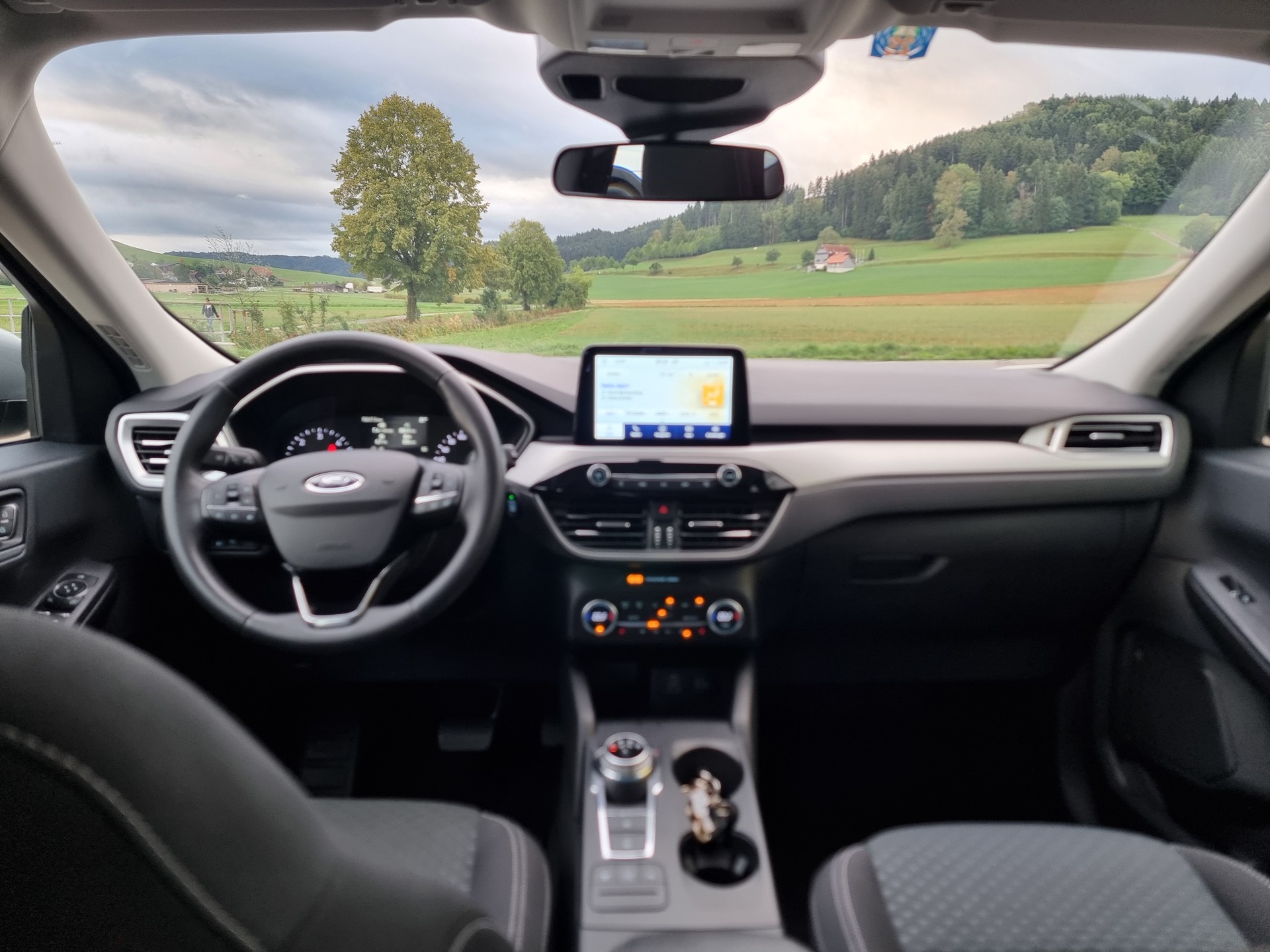 FORD Kuga 2.0 TDCi EcoBlue Vignale 4WD Automat-image-4