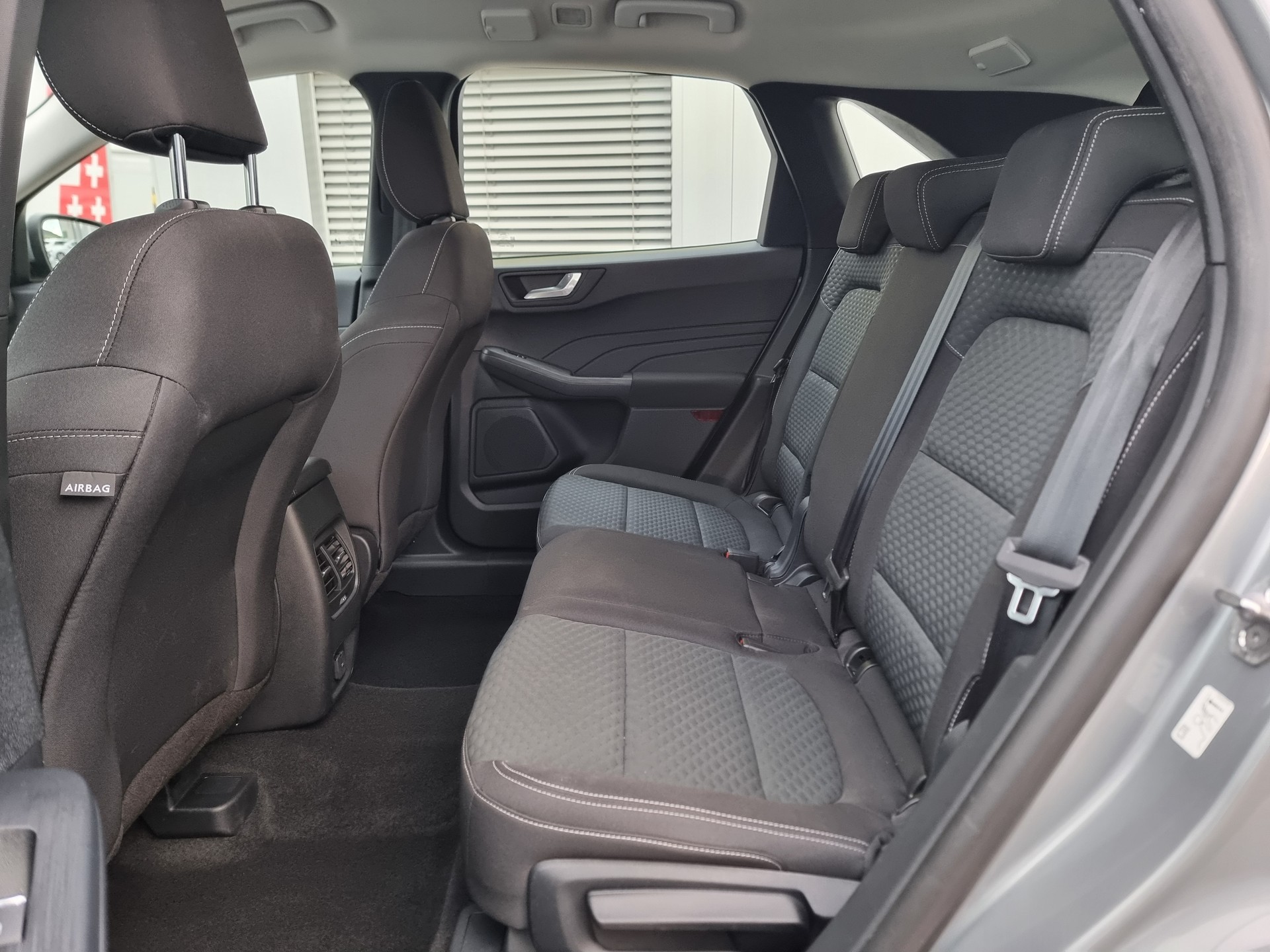 FORD Kuga 2.0 TDCi EcoBlue Vignale 4WD Automat-image-8