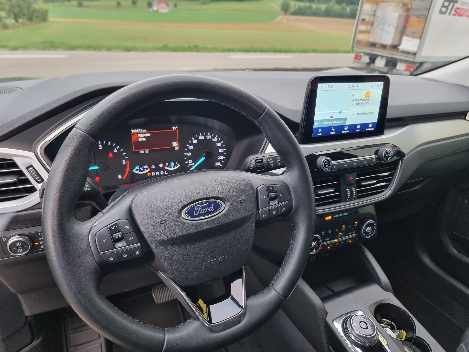FORD Kuga 2.0 TDCi EcoBlue Vignale 4WD Automat-image-2