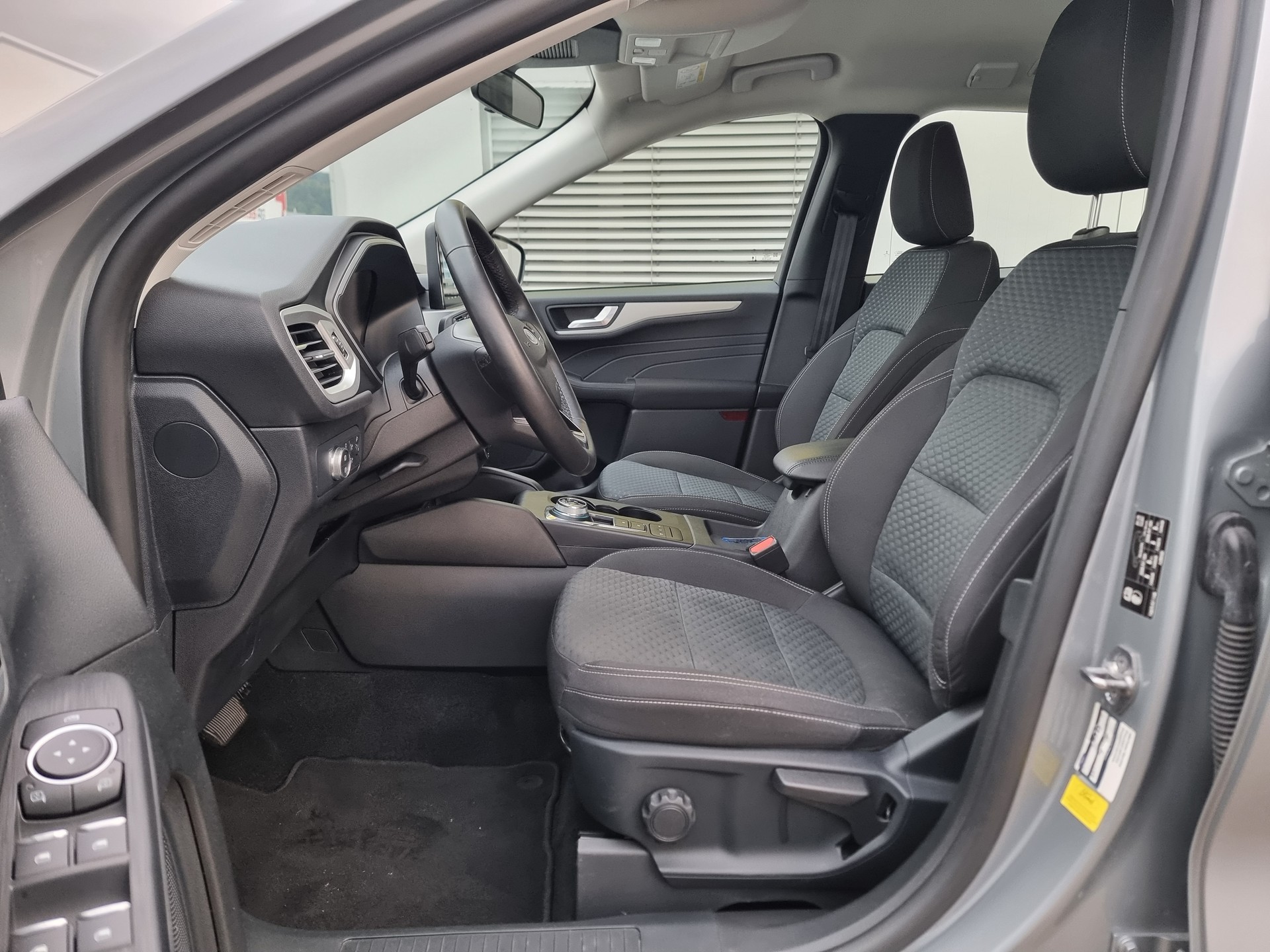 FORD Kuga 2.0 TDCi EcoBlue Vignale 4WD Automat-image-7