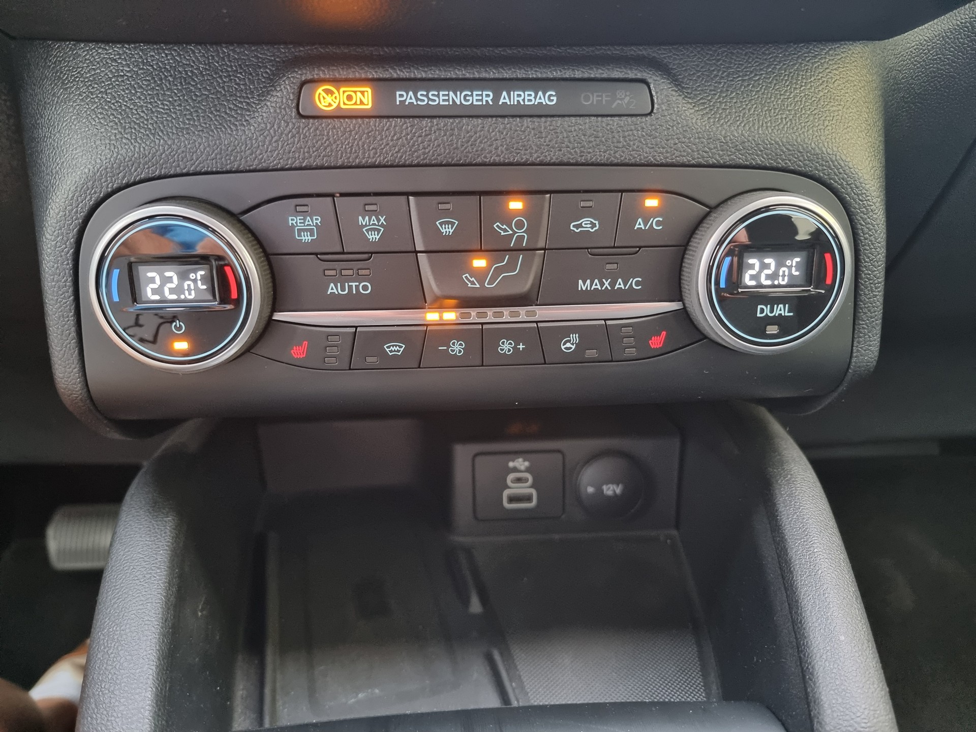 FORD Kuga 2.0 TDCi EcoBlue Vignale 4WD Automat-image-5