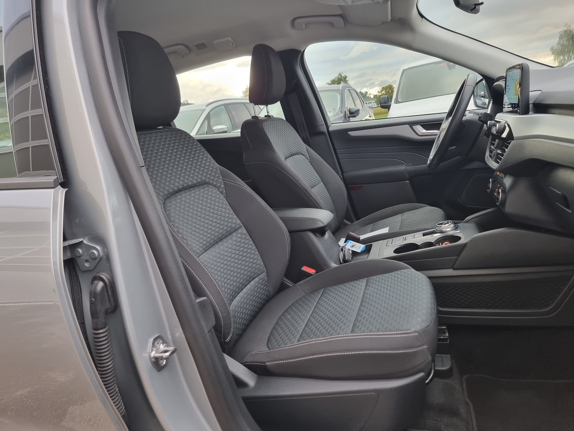 FORD Kuga 2.0 TDCi EcoBlue Vignale 4WD Automat-image-9