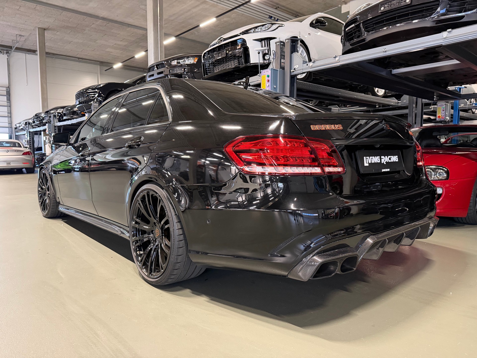 MERCEDES-BENZ E 63 AMG S 4Matic *Brabus 650*-image-2