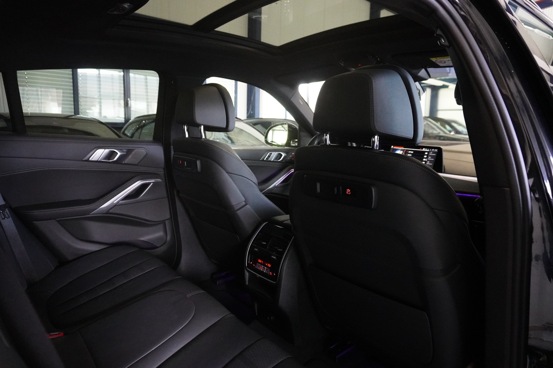 BMW X6 xDrive 48V 40d Steptronic M Sport // CH Fahrzeug //-image-10