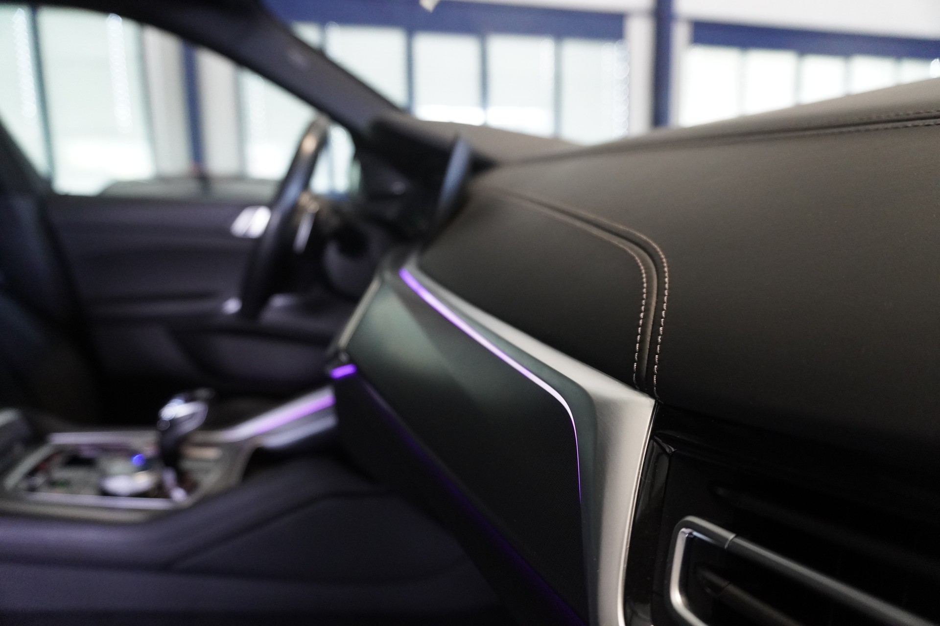 BMW X6 xDrive 48V 40d Steptronic M Sport // CH Fahrzeug //-image-9