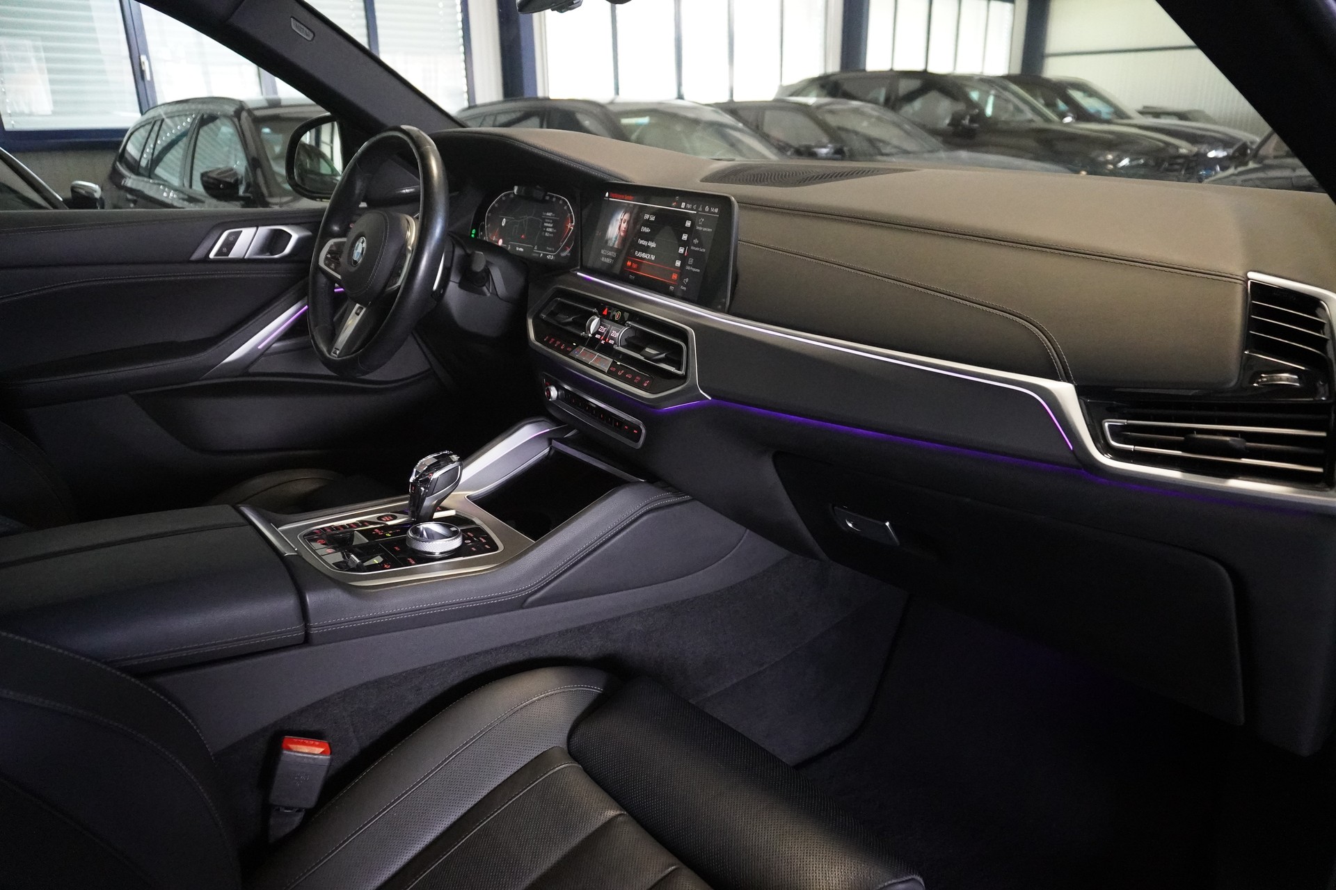 BMW X6 xDrive 48V 40d Steptronic M Sport // CH Fahrzeug //-image-8