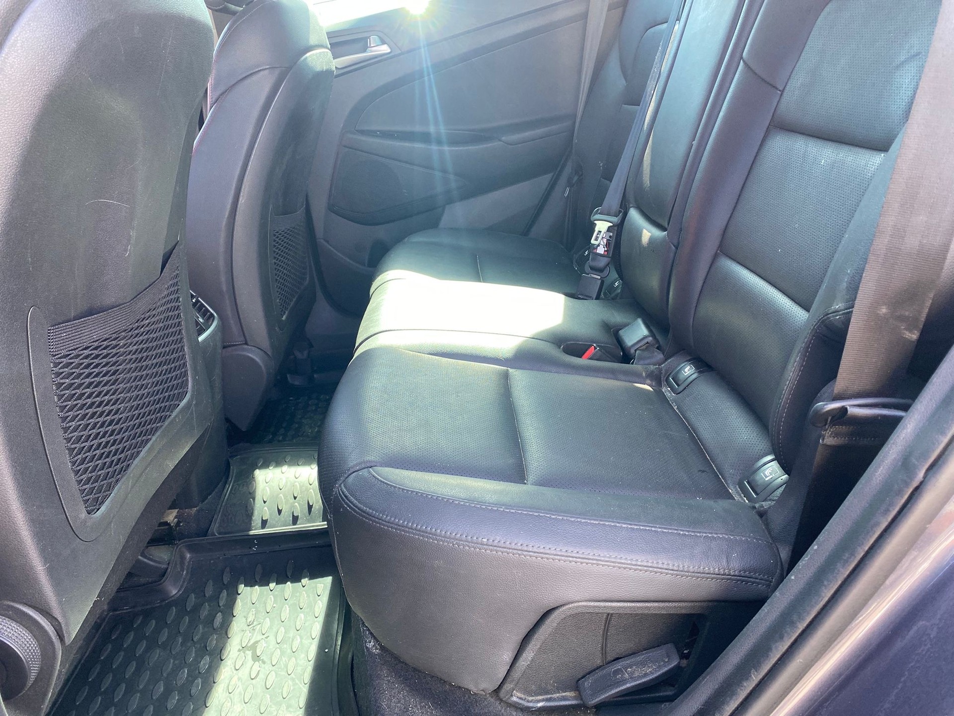 HYUNDAI Tucson 2.0 CRDI Launch Edition 4WD Automatic-image-7