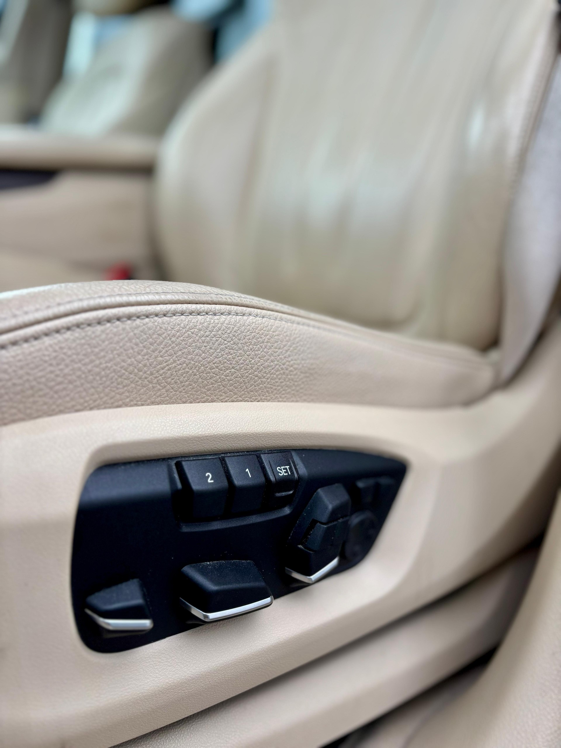 BMW X5 xDrive 30d Steptronic-image-12
