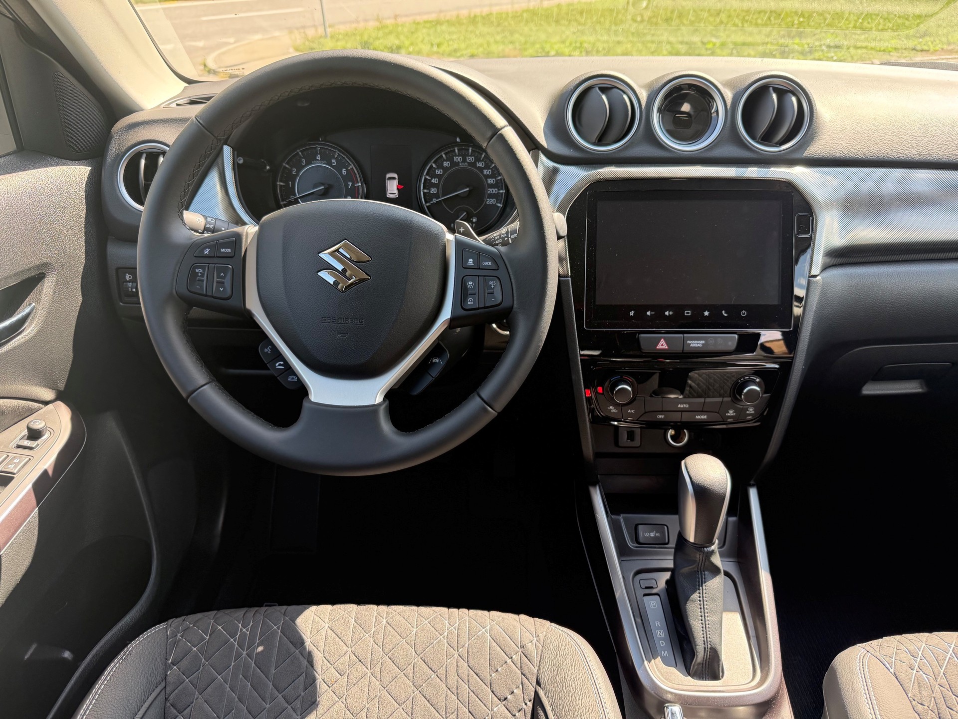 SUZUKI Vitara 1.4 Boosterjet Compact Top 4x4 Hybrid Automatic-image-4