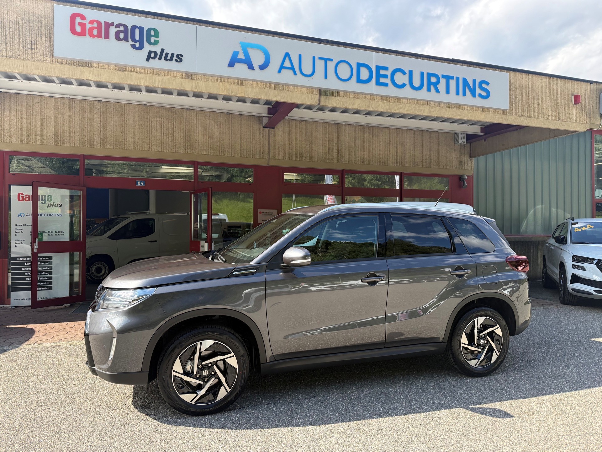 SUZUKI Vitara 1.4 Boosterjet Compact Top 4x4 Hybrid Automatic-image-1