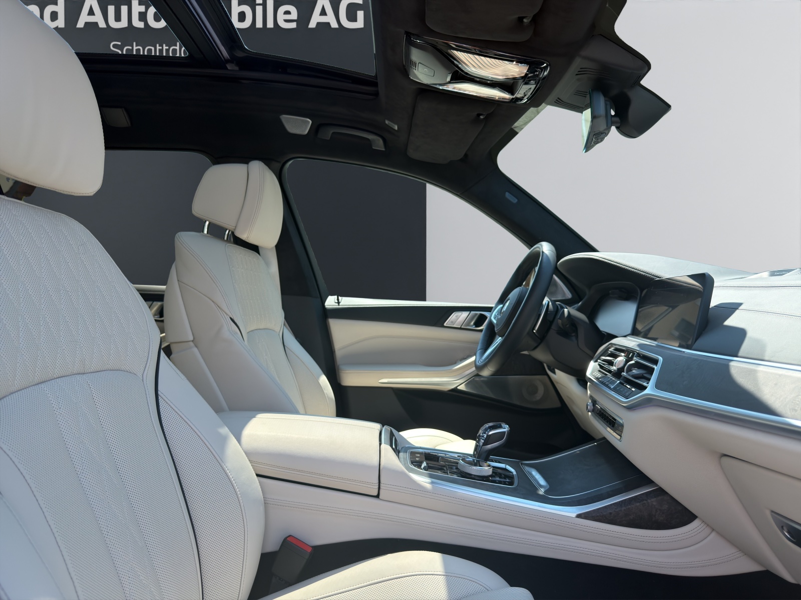 BMW X7 M50d-image-13