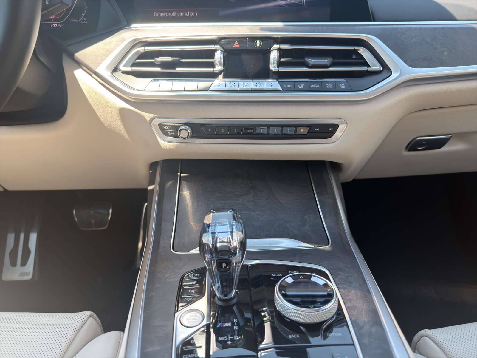 BMW X7 M50d-image-17