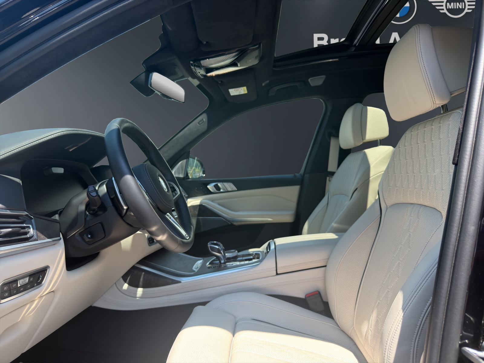 BMW X7 M50d-image-10