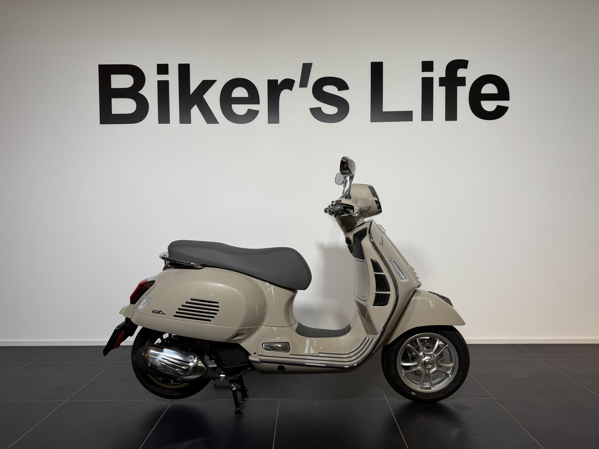 PIAGGIO Vespa GTS 125