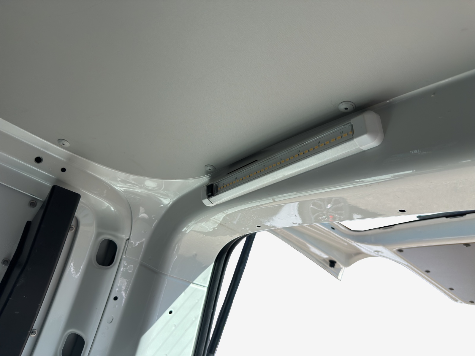 VW T6.1 2.0 TDI-image-13