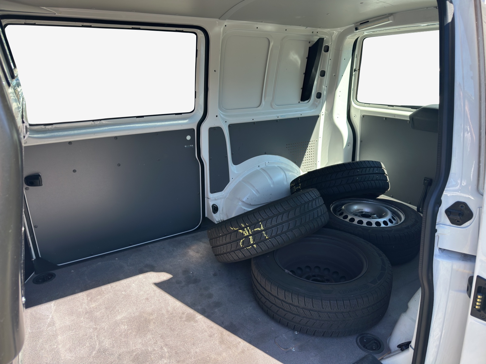 VW T6.1 2.0 TDI-image-14