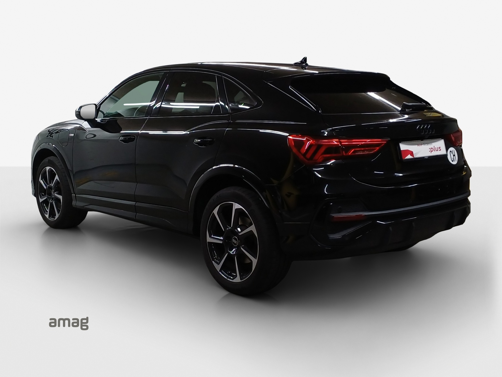 AUDI Q3 Sportback 45 TFSI e S line S-tronic-image-2