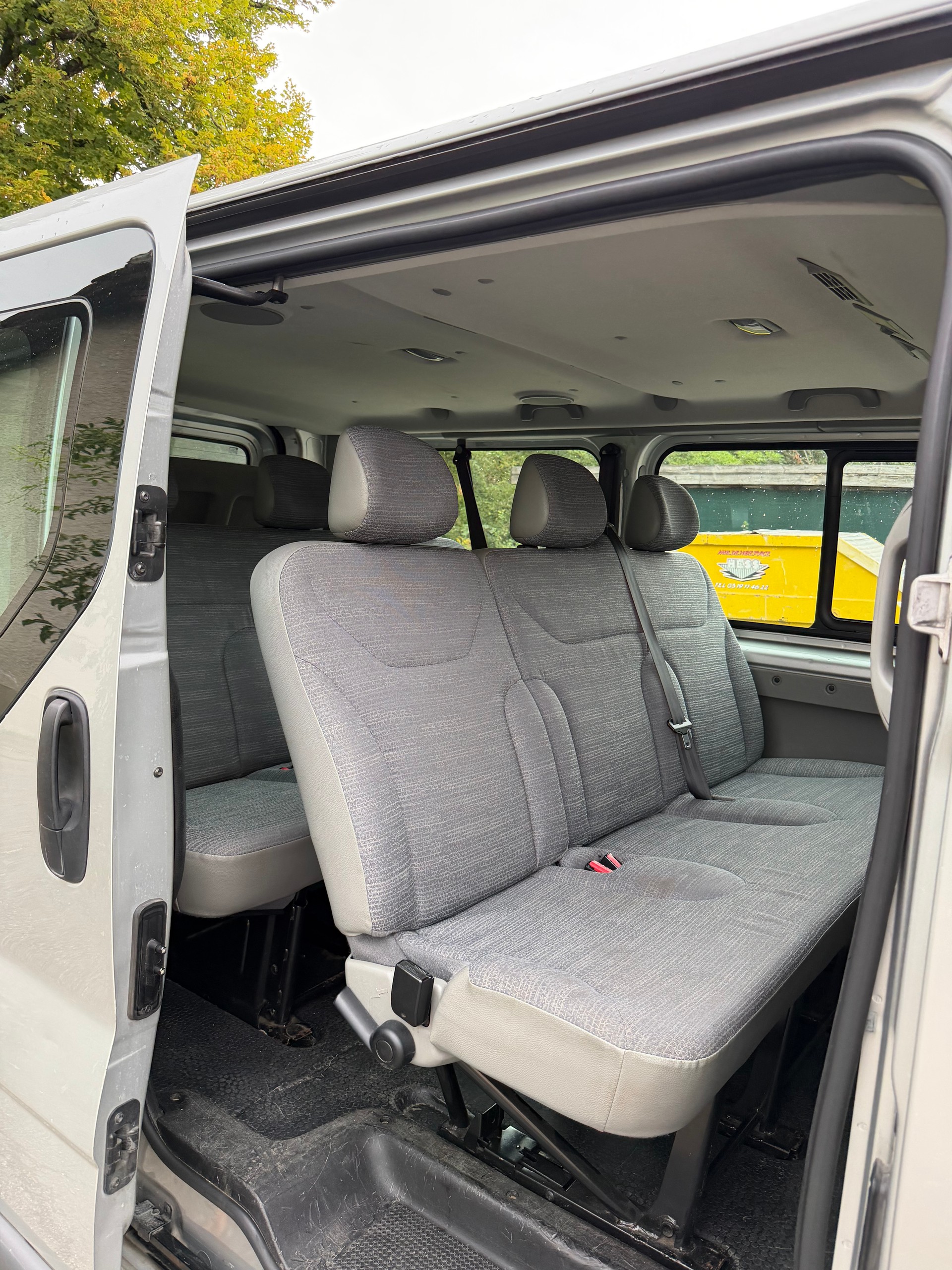 RENAULT Trafic 2.5 dCi L2H1 Grand Passenger Authentique-image-6