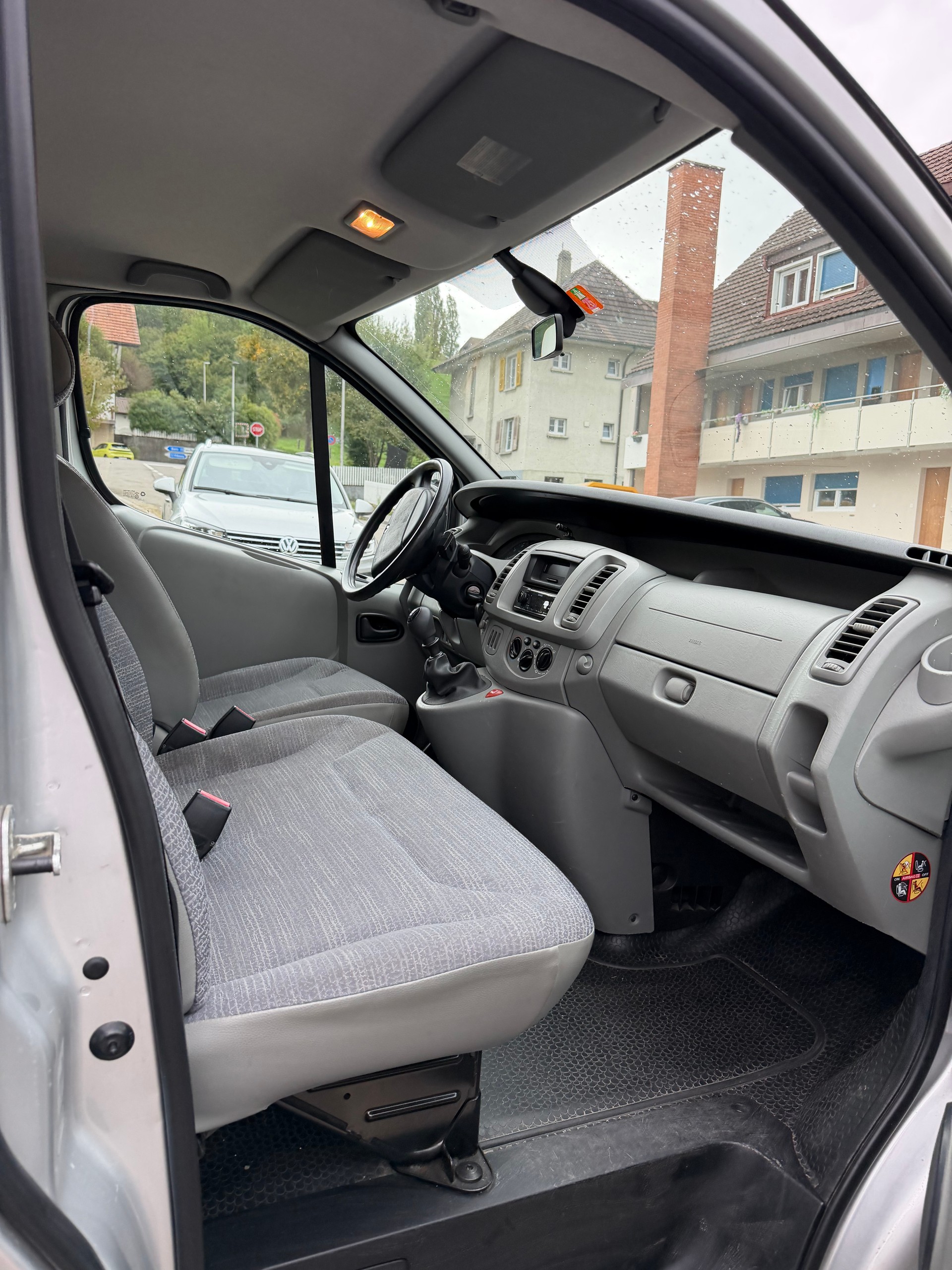 RENAULT Trafic 2.5 dCi L2H1 Grand Passenger Authentique-image-5