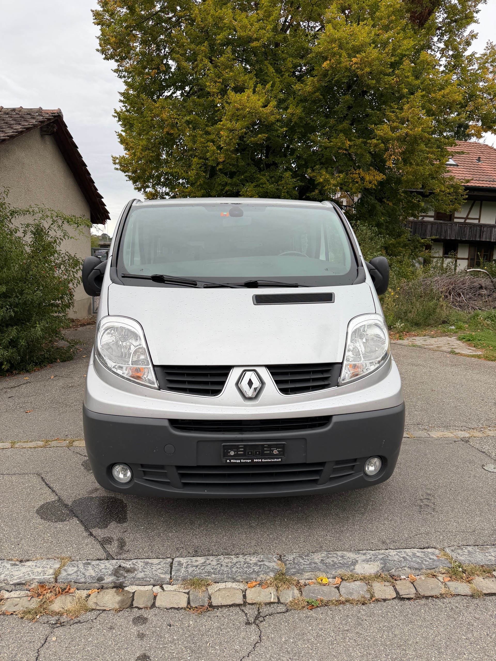 RENAULT Trafic 2.5 dCi L2H1 Grand Passenger Authentique-image-2