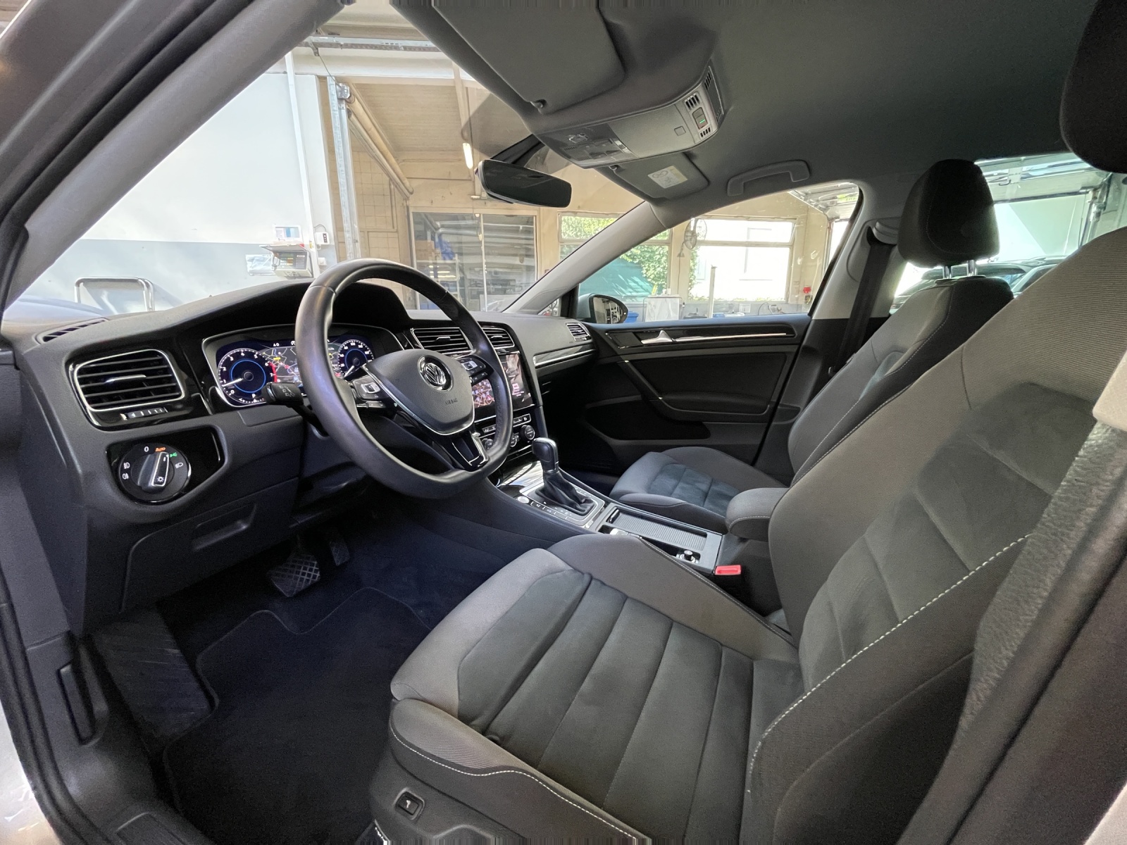 VW Golf 1.4 TSI Highline DSG-image-9