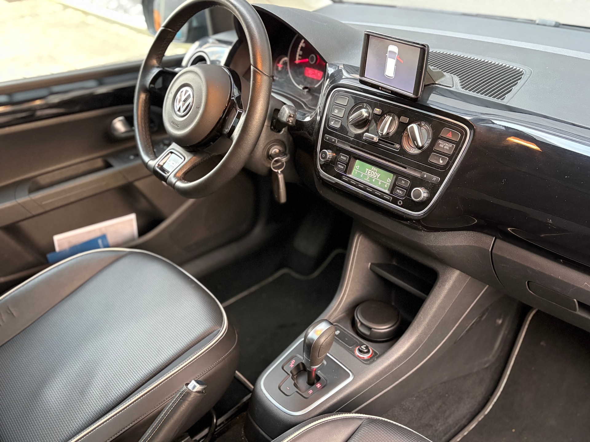 VW Up 1.0 black up ASG (Automat) Frisch ab MFK-image-11