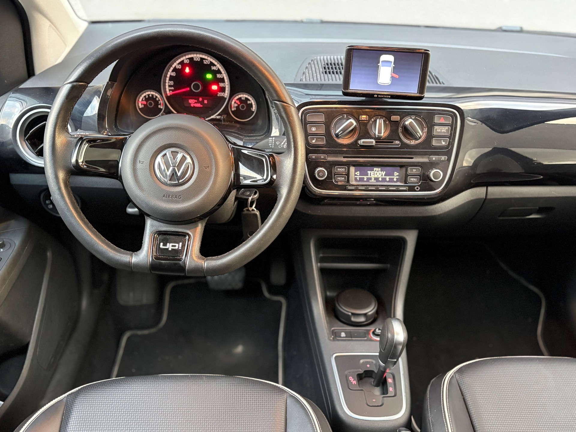 VW Up 1.0 black up ASG (Automat) Frisch ab MFK-image-8